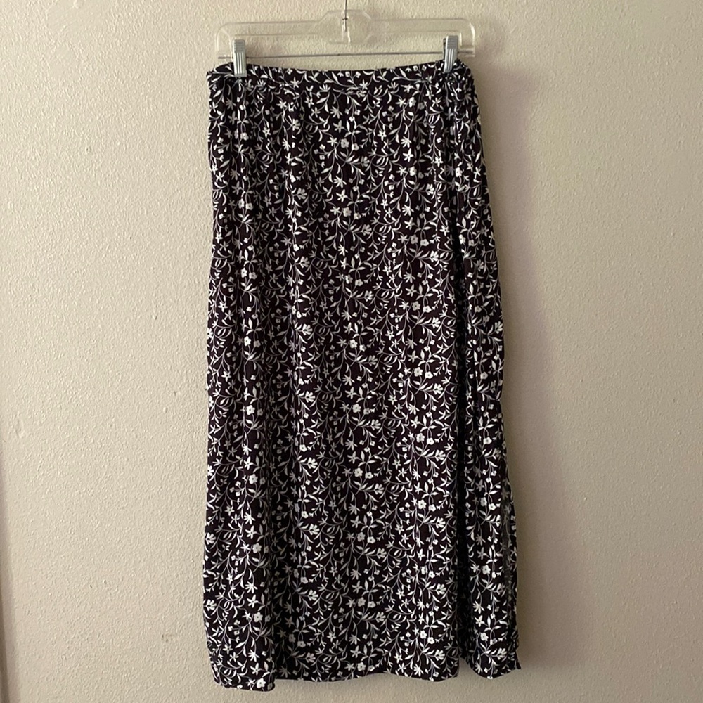 Awesome minimalistic skirt
